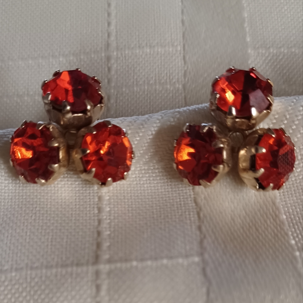 Vintage Weiss Rhinestone Earrings--Free Shipping